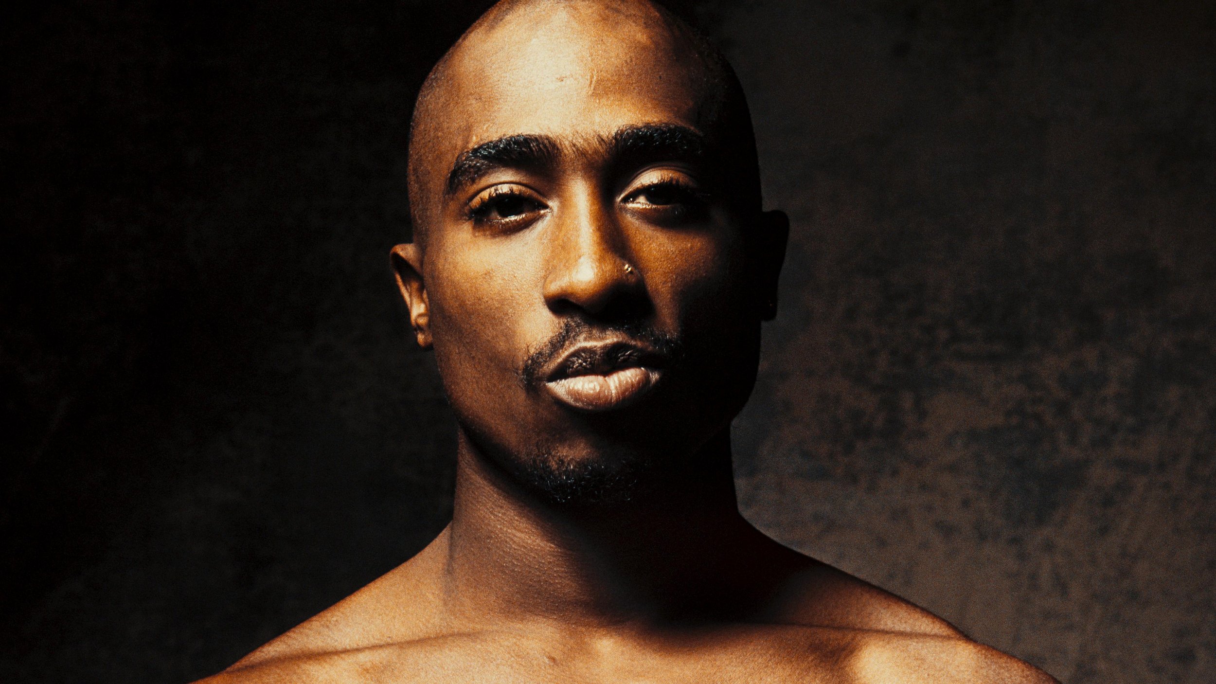 S13246_HR_DC_12566_Tupac_Rolling_Stone_Cover-Frame_cc_26281.jpg