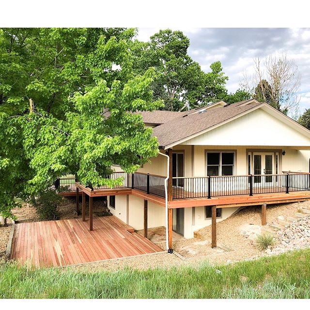 This multilevel deck is nothing short of incredible &amp; beautiful!
&bull;
&bull;&bull;
&bull;&bull;&bull;
&bull;&bull;&bull;&bull;
&bull;&bull;&bull;
&bull;&bull;
&bull;
#denverdeckbuilders #DDB #familybusiness #redwood #fortressrailing #multilevel