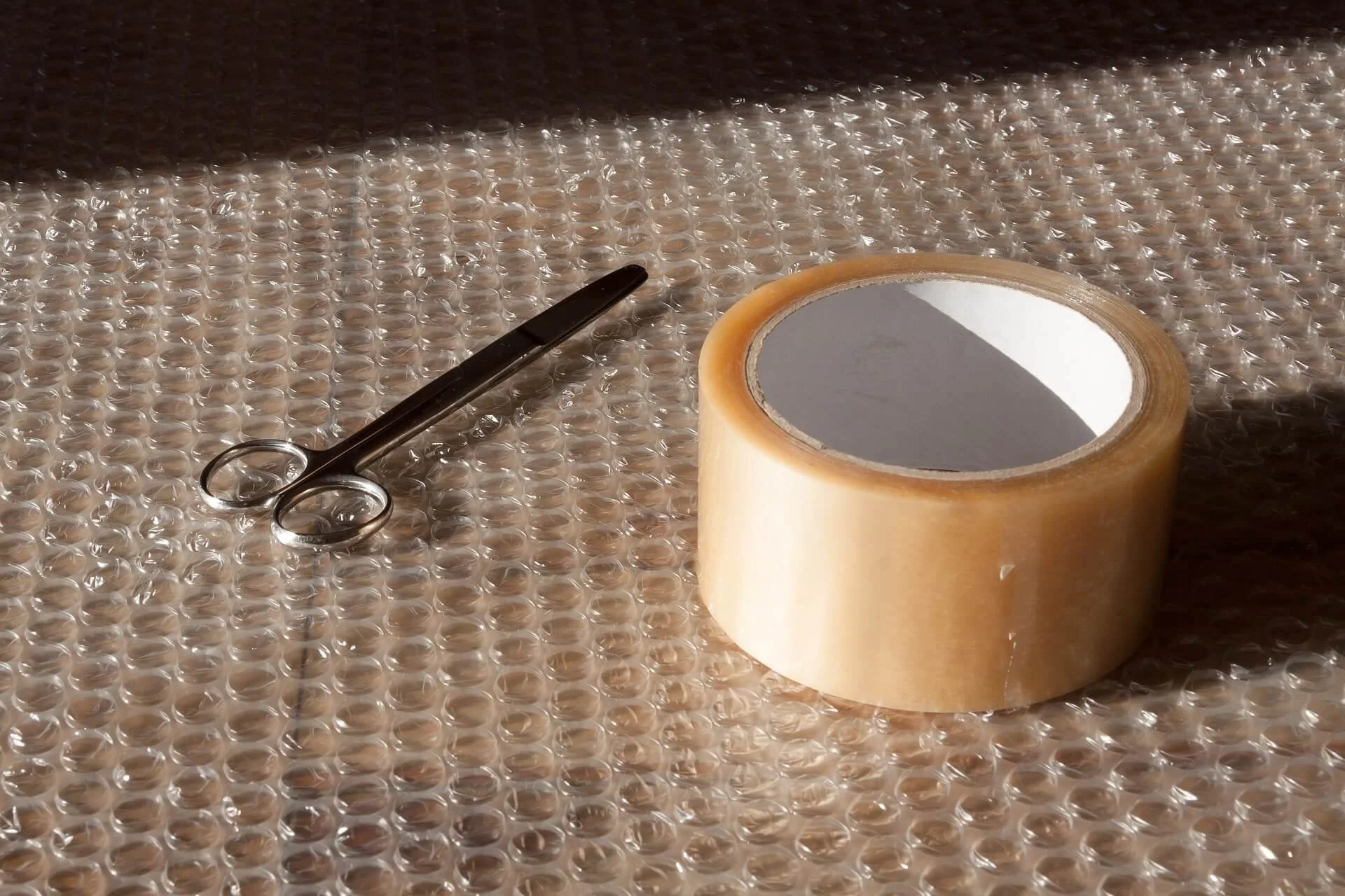 How To Effectively Use Bubble Wrap in Your Container Storage in London
