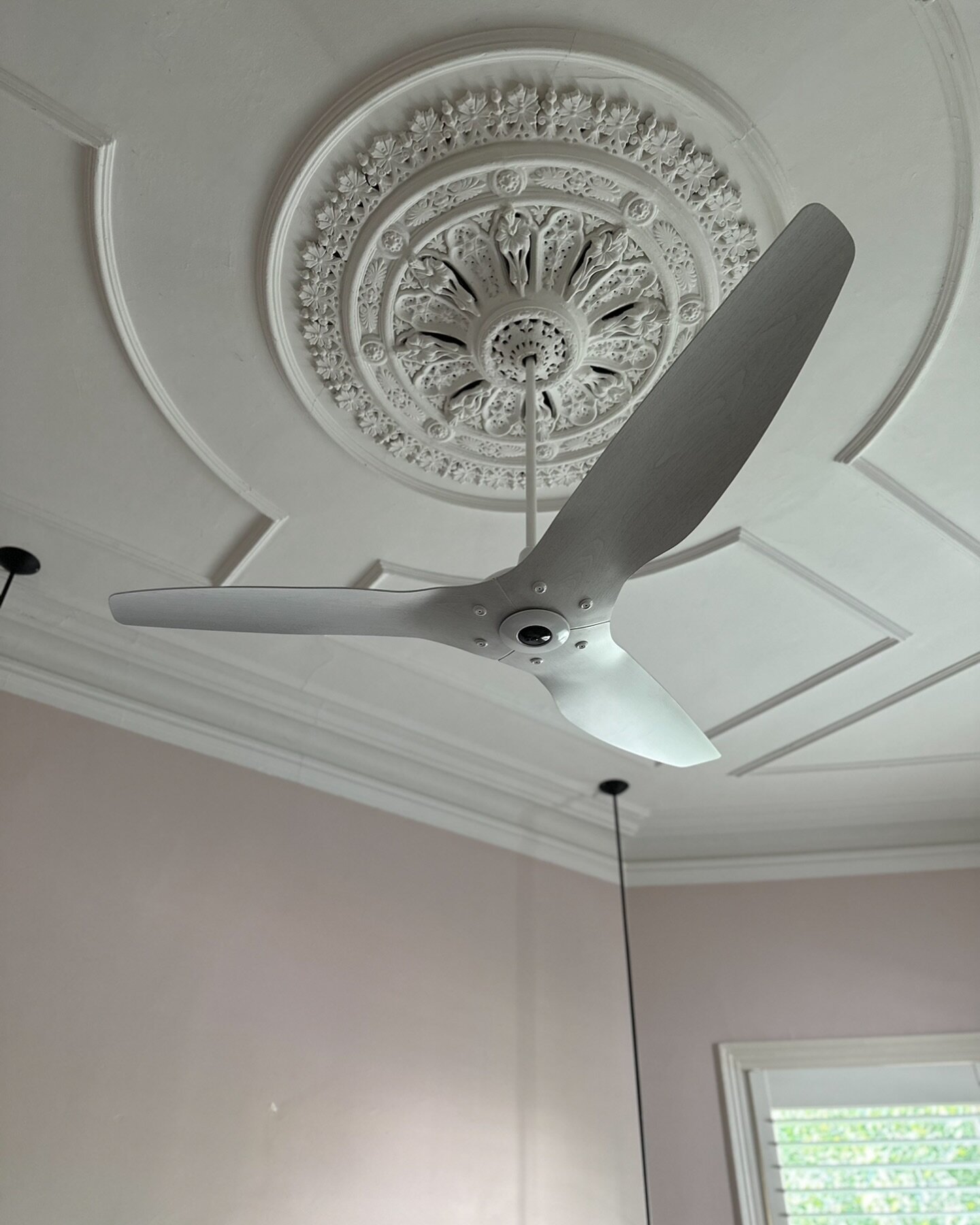 A fan we retro fit into an existing ceiling rose. Very happy with the finished product! 

#ajdelectricalsolutions #ceilingfans #ceilingroses #electrician 

⚡️ ⚡️