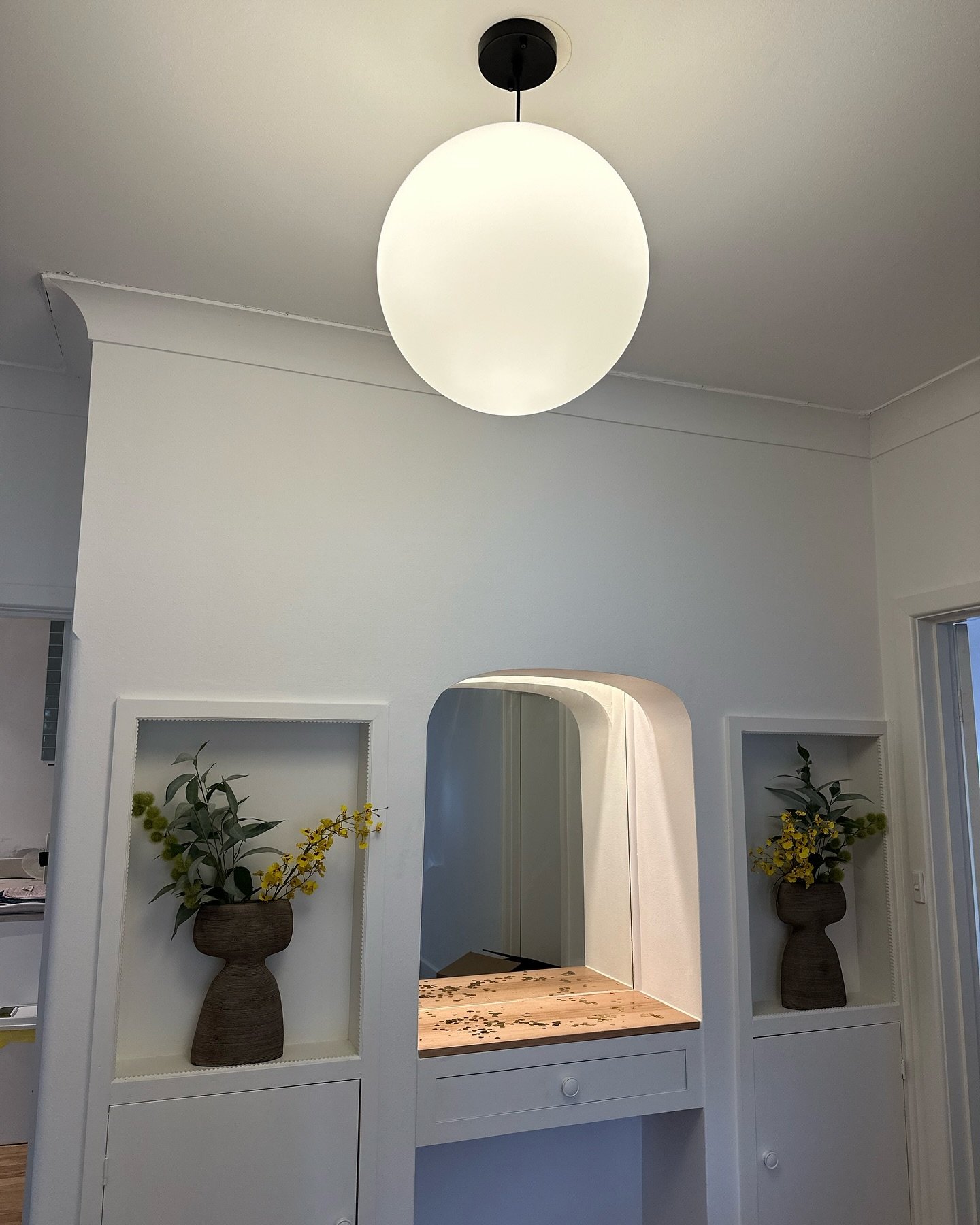 LED strip and pendant light installed in this entrance hall, simple yet very effective!! 

#ajdelectricalsolutions #ledstriplights #aboutspacelighting #pendant 

⚡️⚡️⚡️