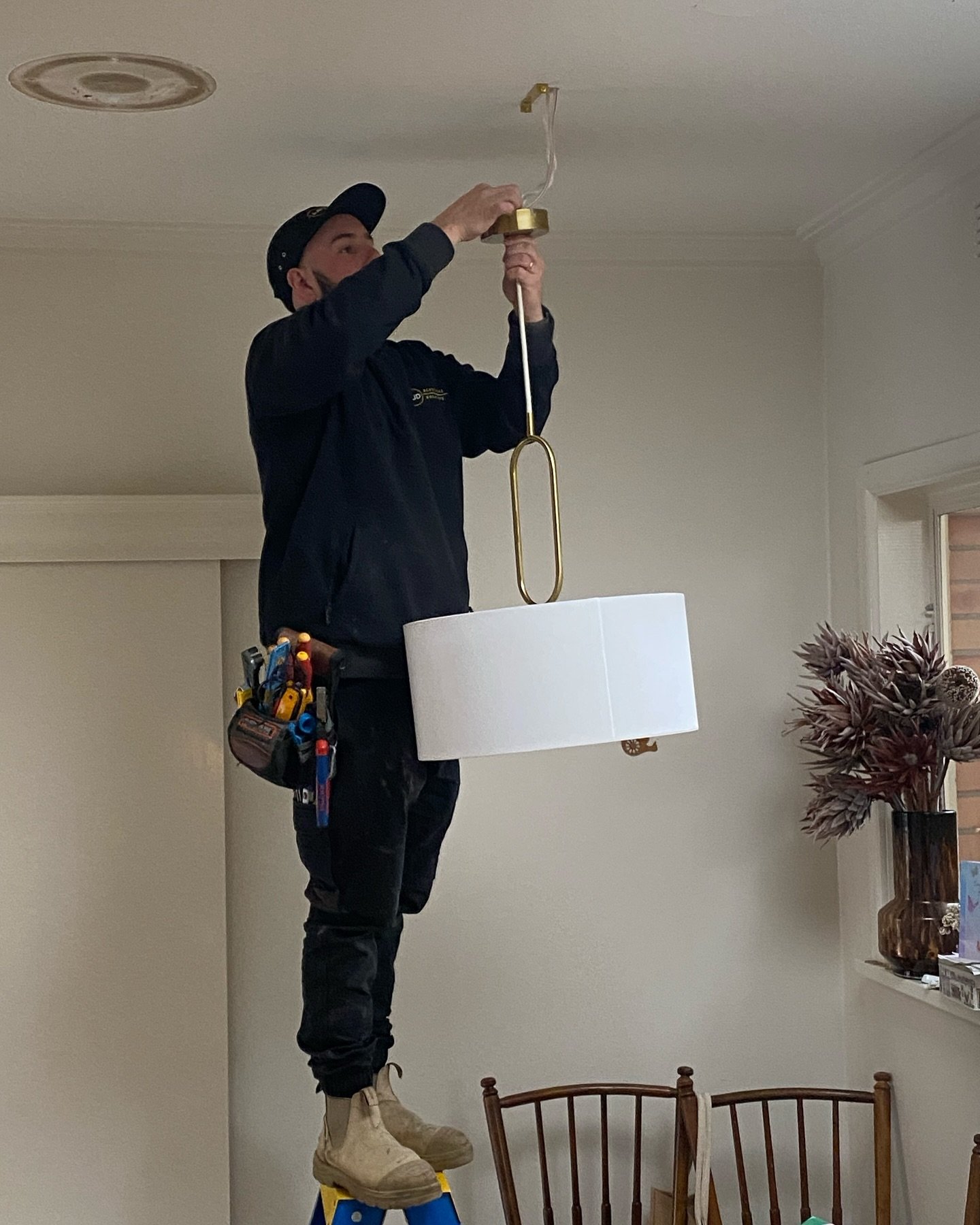 Pendant lights, any shape any size, choosing a light can be daunting, give us a call if you need some help deciding what would work best for your space! 

⚡️ ⚡️ 💡 💡 

#ajdelectricalsolutions