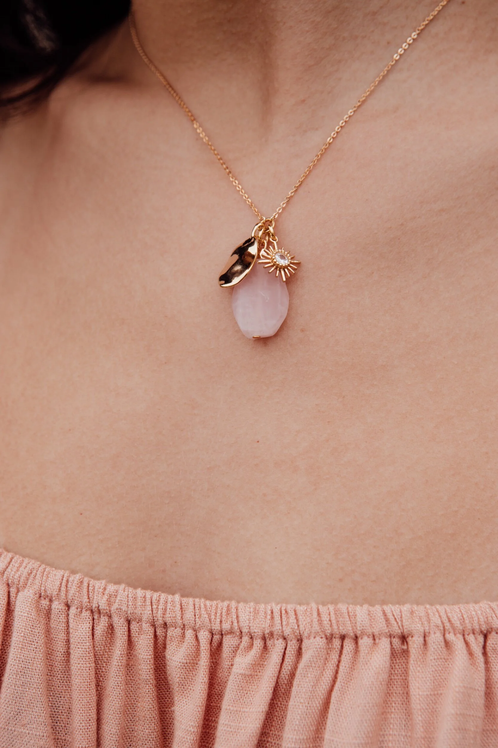 Priya necklace with rose quartz crystal