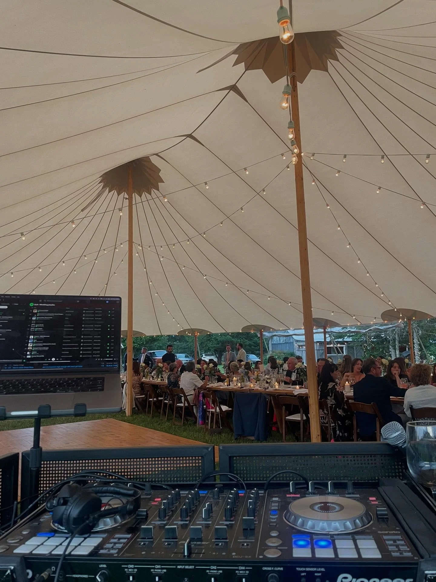 A beautiful day &amp; night up in Arundel at the lovely @laurentian_house 🎉❤️ Congrats L&amp;A 🙌