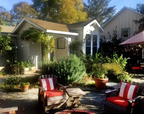 Healdsburg Cottage