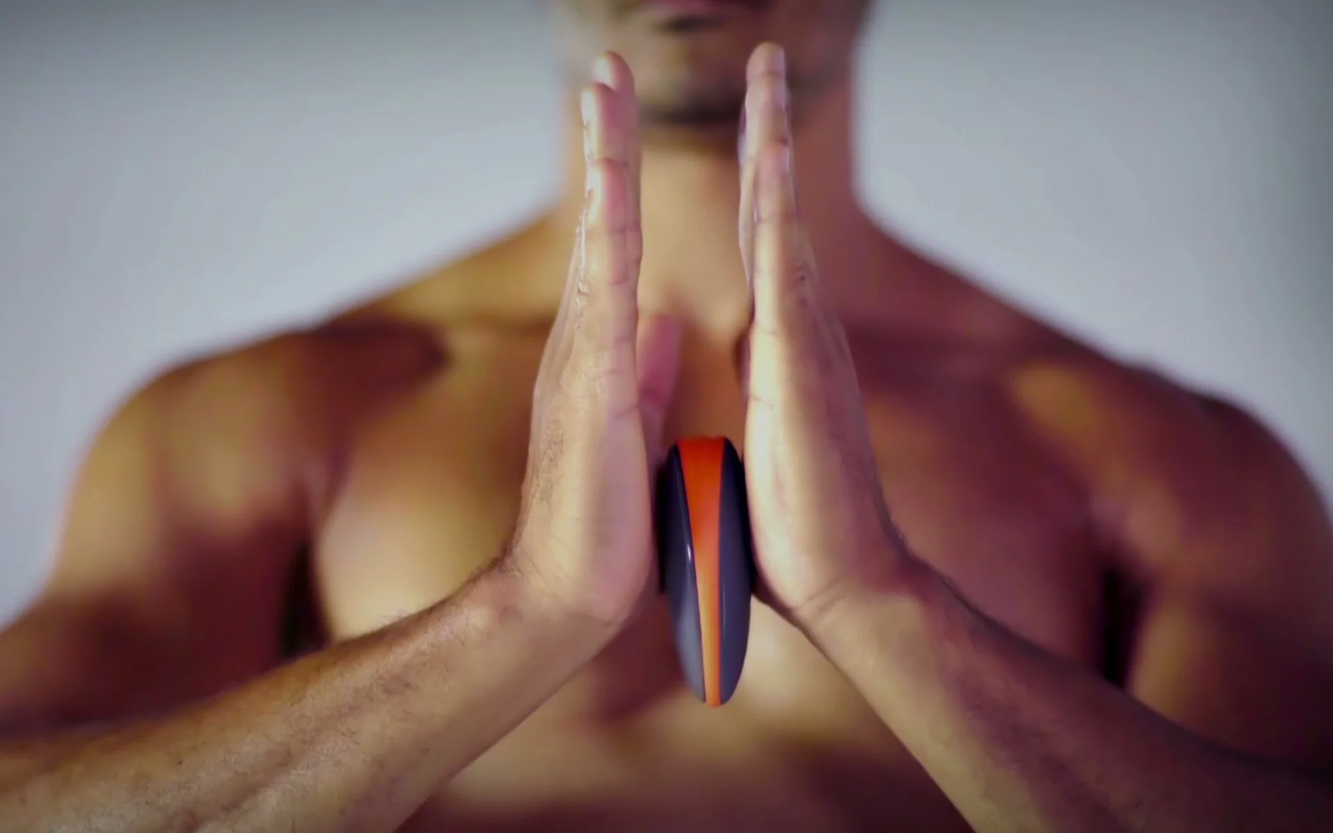 activ5-device-man-upperbody.jpg