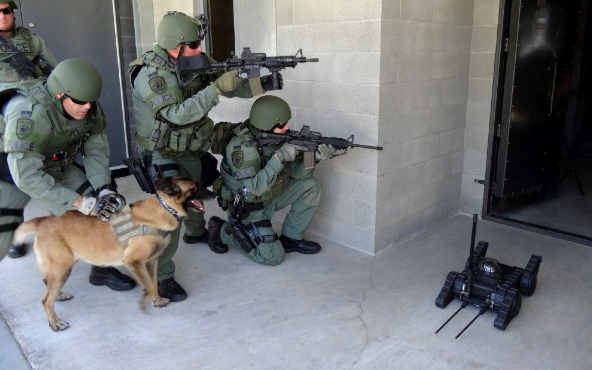robotex-avatar-robot-swat.jpg