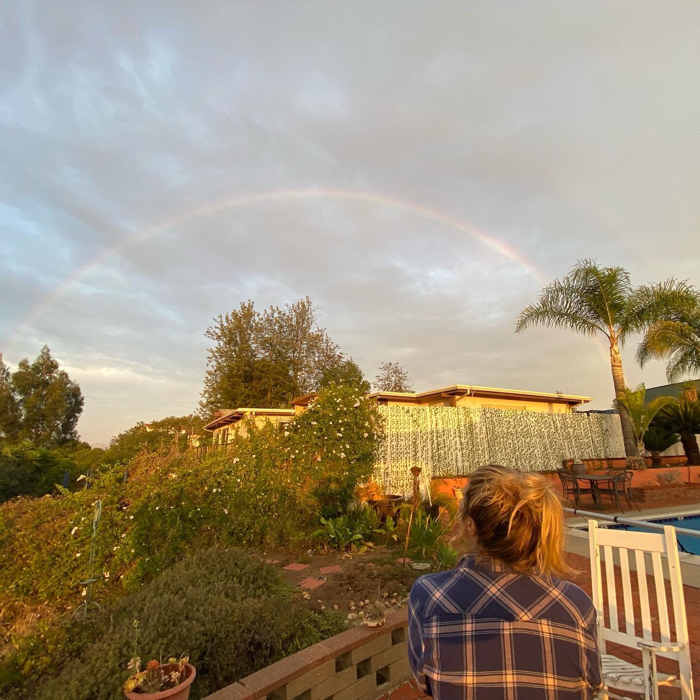 🌈A little gift from spirit yesterday evening after the rain. #chakrahealing 

Embodying the beautiful presence of a rainbow 🌈 

▫️Life
▫️Hope
▫️Divinity
▫️Promise
▫️Creation
▫️Initiation
▫️Potential
▫️Harmony
▫️Expansion
▫️Ascension
▫️Spirituality
