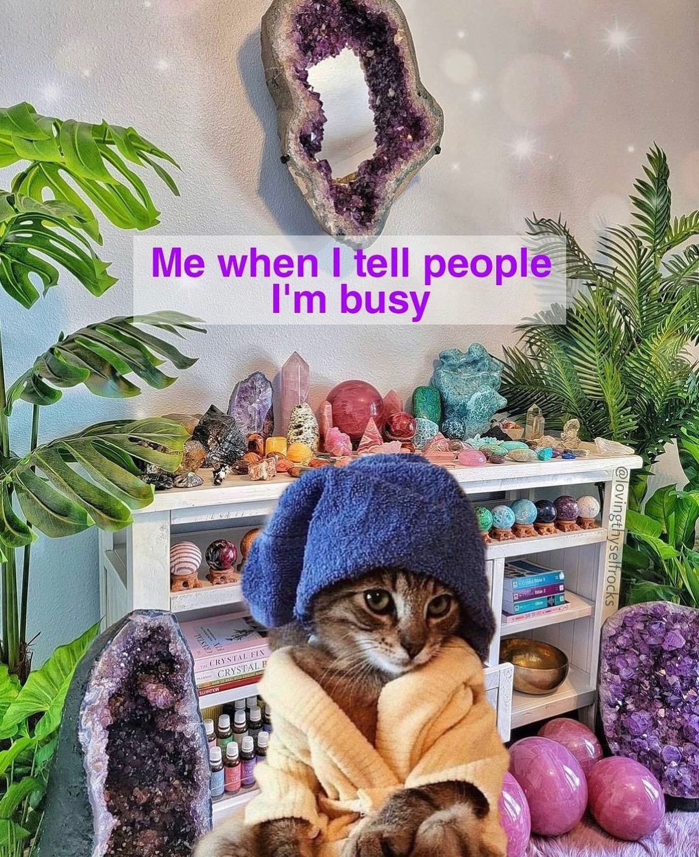 😻 #spiritanimal Repost from @lovingthyselfrocks Whom I&rsquo;m a bit obsessed with since purchasing the chakra set of tuning forks. Bring on the chakra opening/sound healing + #reiki + #crystals 
.
.
Who can relate to this picture? 😻😻😻😻😻😻😻😂?