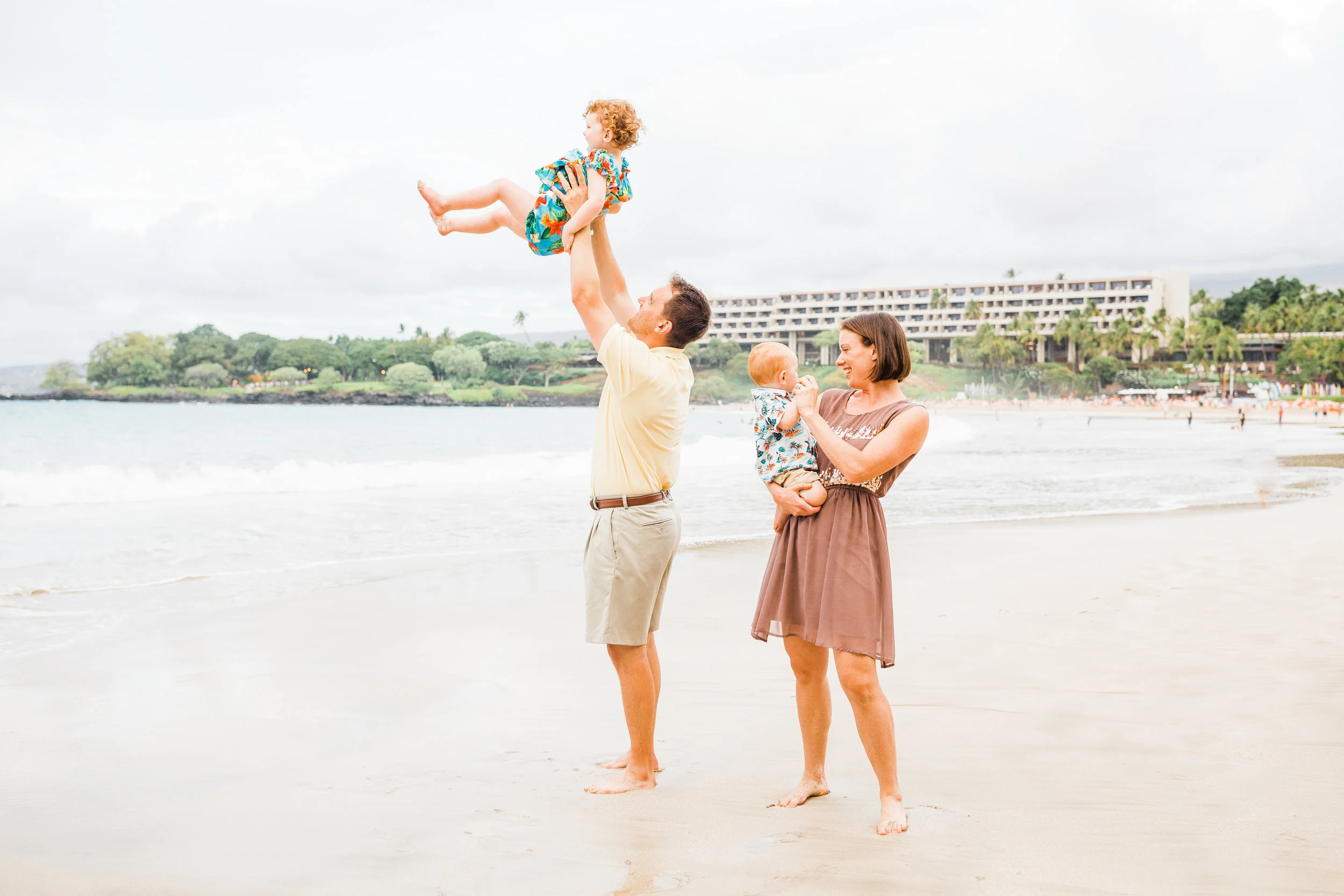 extendedfamily-cloudyday-waikoloa-14.jpg