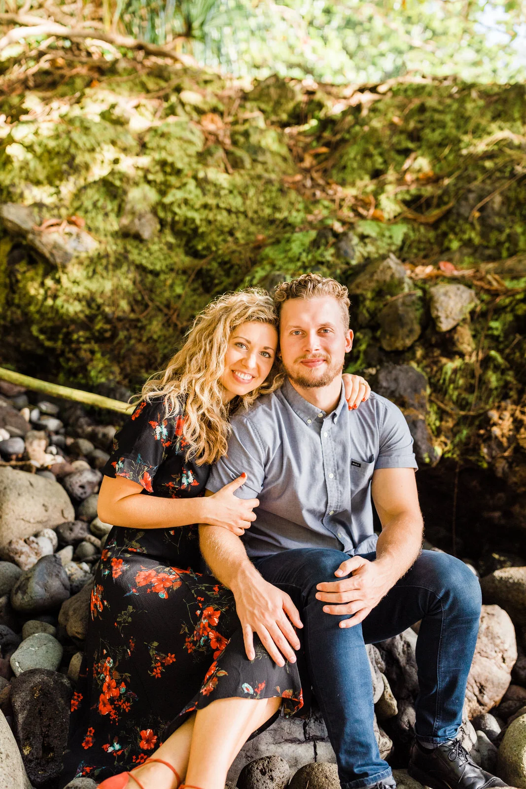 engagements-hilo-happy-couple-big-island-hawaii-22.jpg