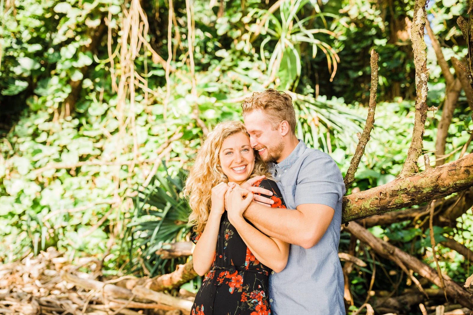 engagements-hilo-happy-couple-big-island-hawaii-25.jpg