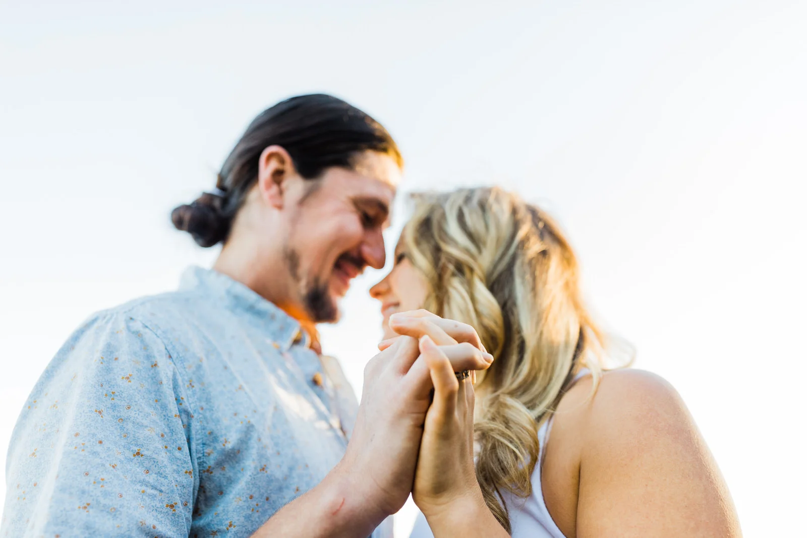 big-island-couple-hilo-photographer-sunrise-elopement-engagement-beach-0569.jpg