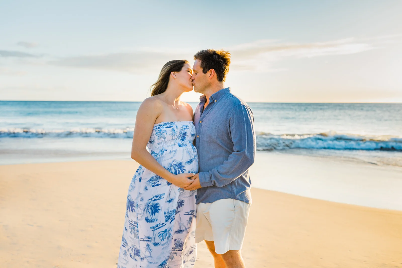 maternity-hawaii-big-island-photography-couple-babymoon-sunset-hapuna-waikoloa-4241.jpg
