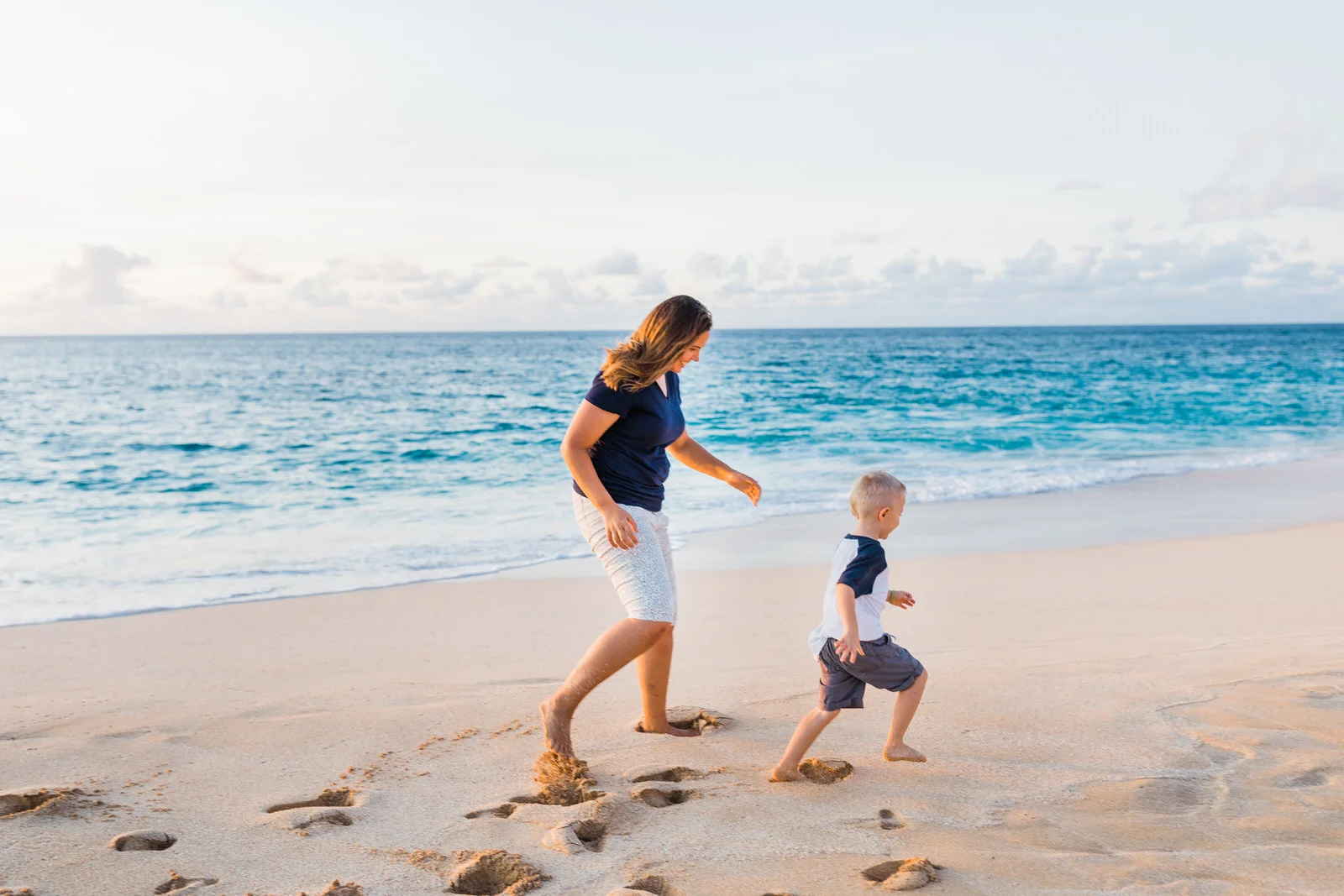 extended-family-big-island-vacation-cousins-grandparents-beach-waikoloa-sunset-hawaii-7219.jpg
