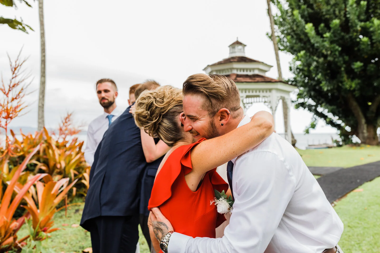 small-wedding-hawaii-destination-hilton-coconut-island-9848-1.jpg