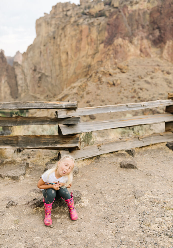 Bend Oregon Family photographer- Smith Rock State Park- cool spots to see in Central Oregon