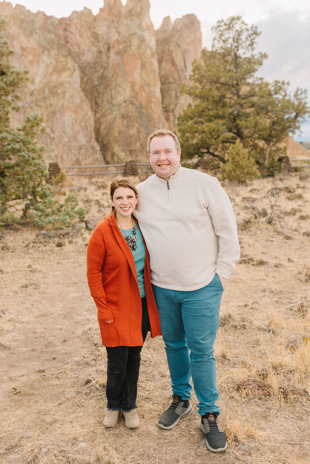 Bend Oregon family photographer- Smith Rock state park extended family pictures