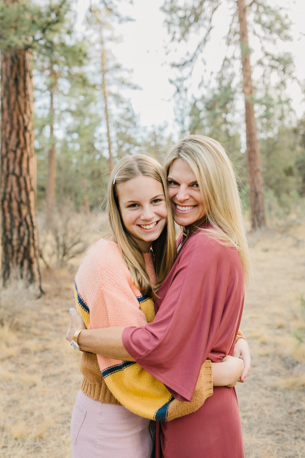 Bend Family Photographer-Sawyer Park- Poses with teenagers