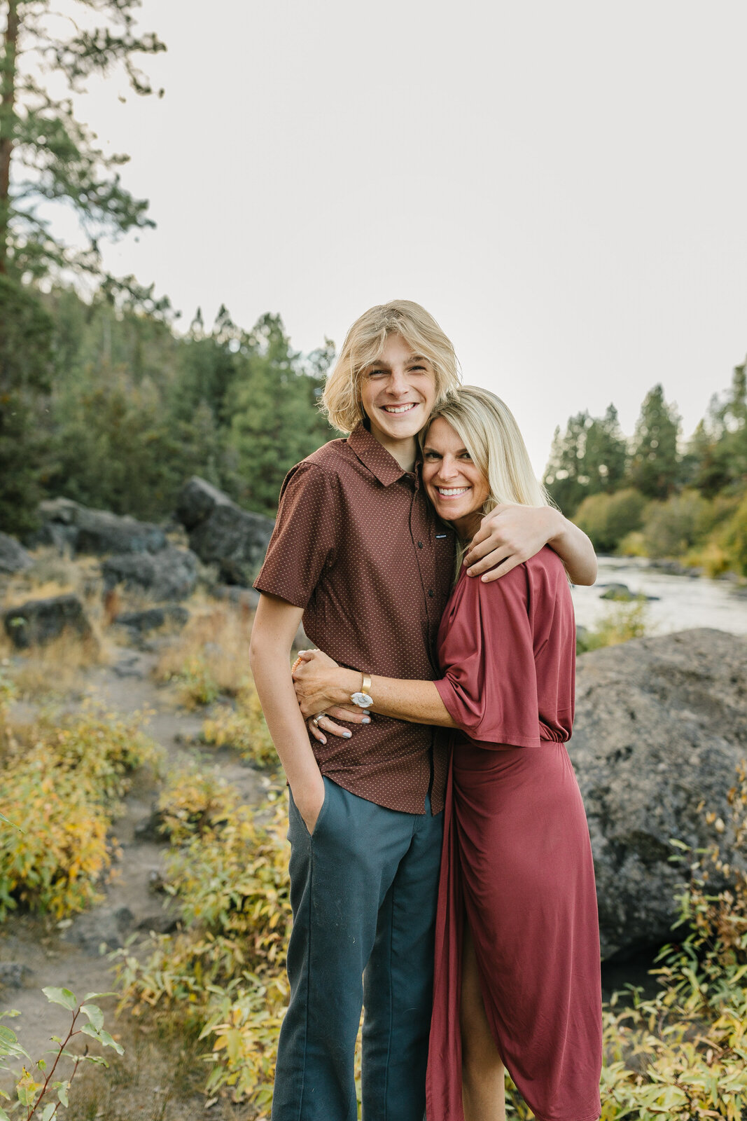 Bend Family Photographer-Sawyer Park- Poses with teenagers
