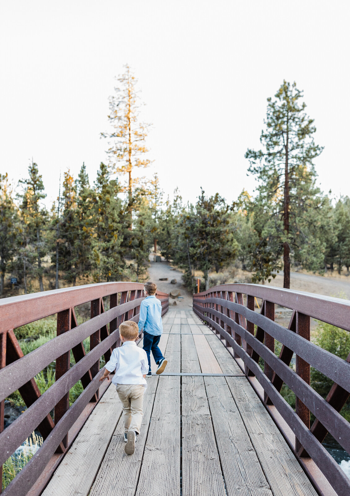 Bend Family Photographer-Sawyer Park- parks with bridges