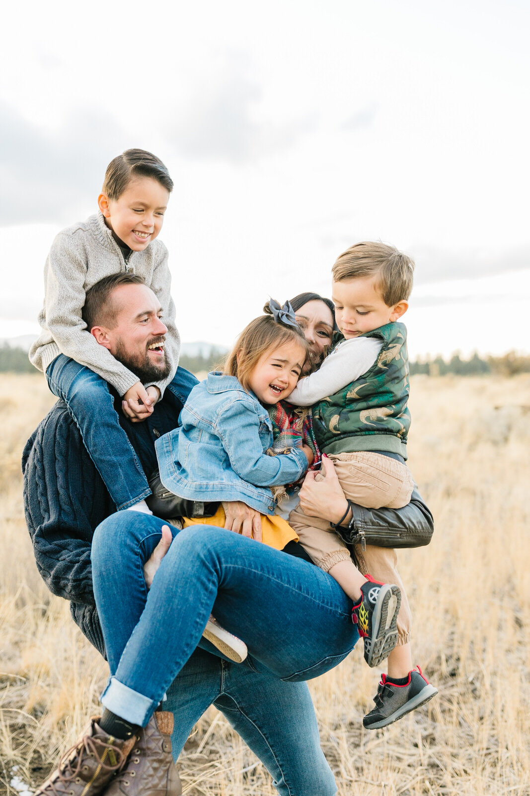 Bend Family Photographer- Fall Pictures in Central Oregon-family of five picture poses