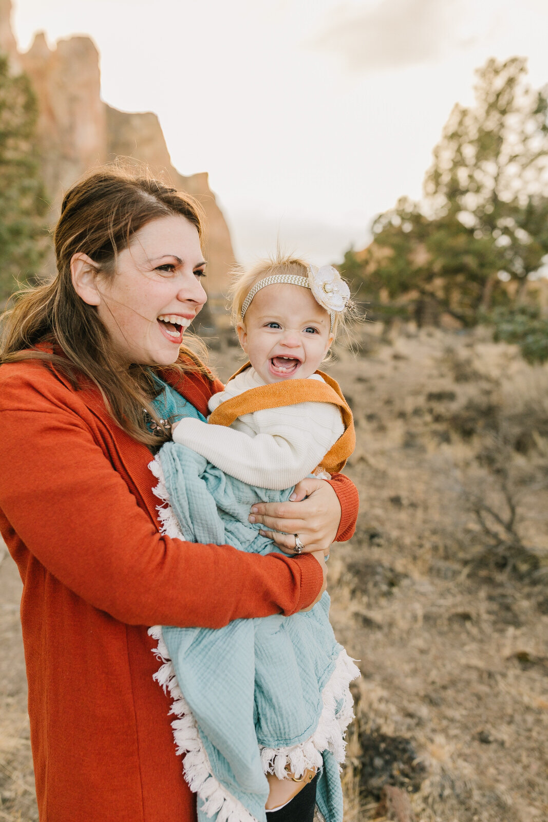 SMith Rock State park- Extended family pictures- Photographers near Bend, OR