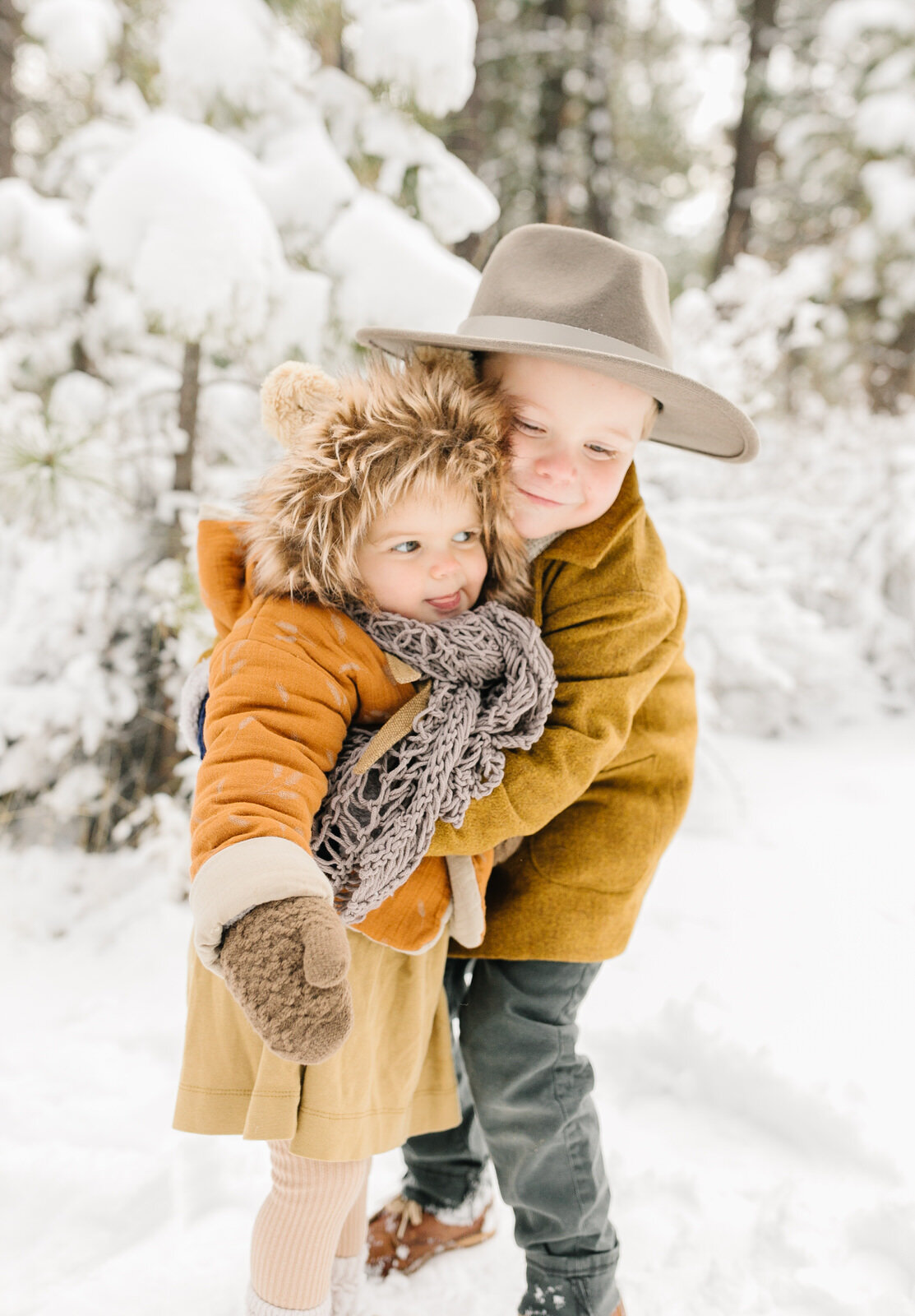 family photographers in Bend | Mt. Bachelor | family pictures in the snow