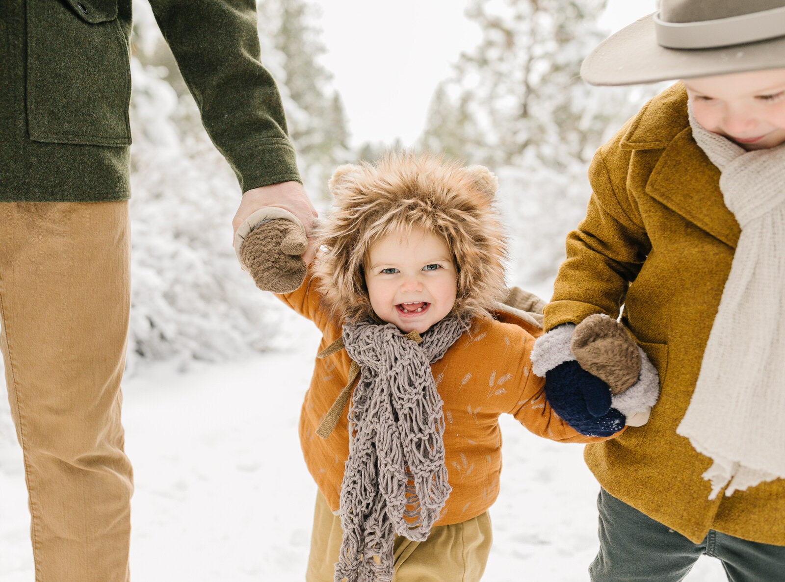 family photographers in Bend | Mt. Bachelor | family pictures in the snow