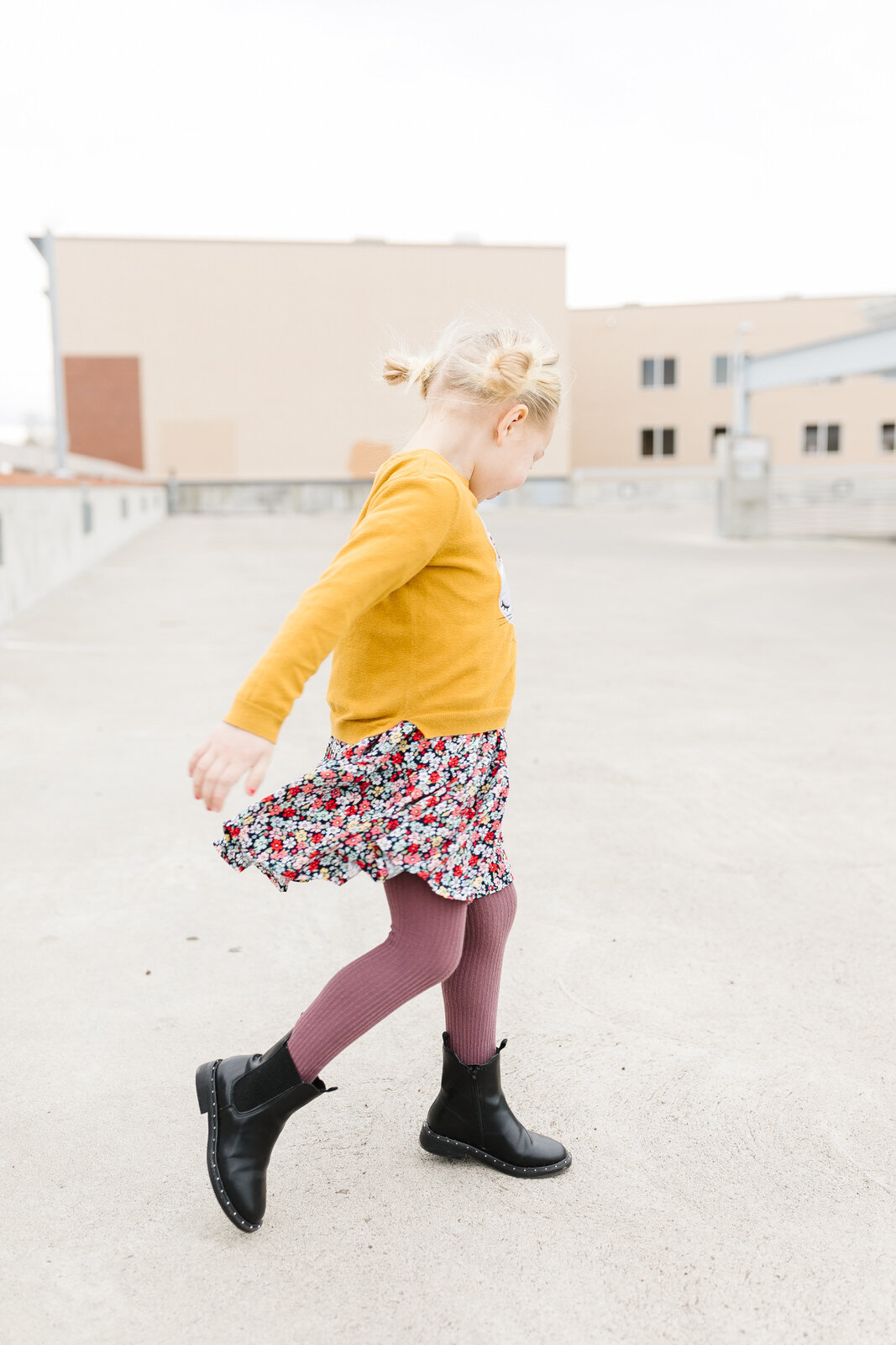 photographers in Bend, OR- kids boho clothing- lifestyle session inspo