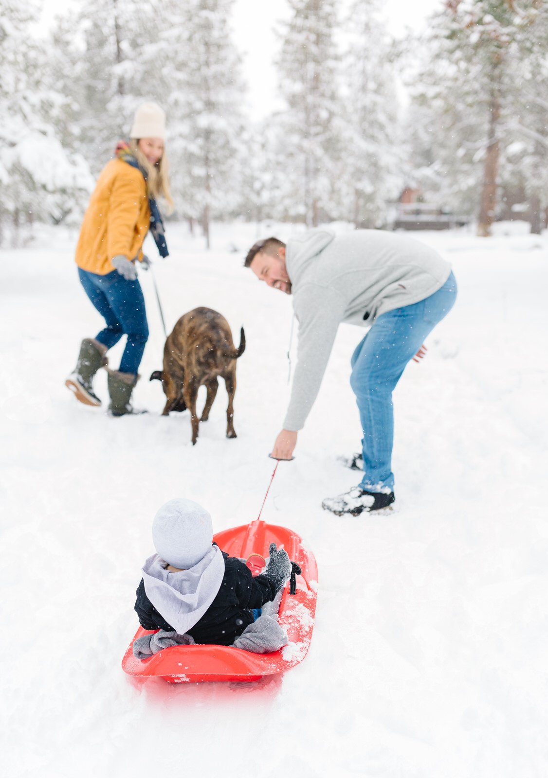 Snowy family pictures | Salt Lake Family photographer | Outfit Ideas for  winter family Pictures 