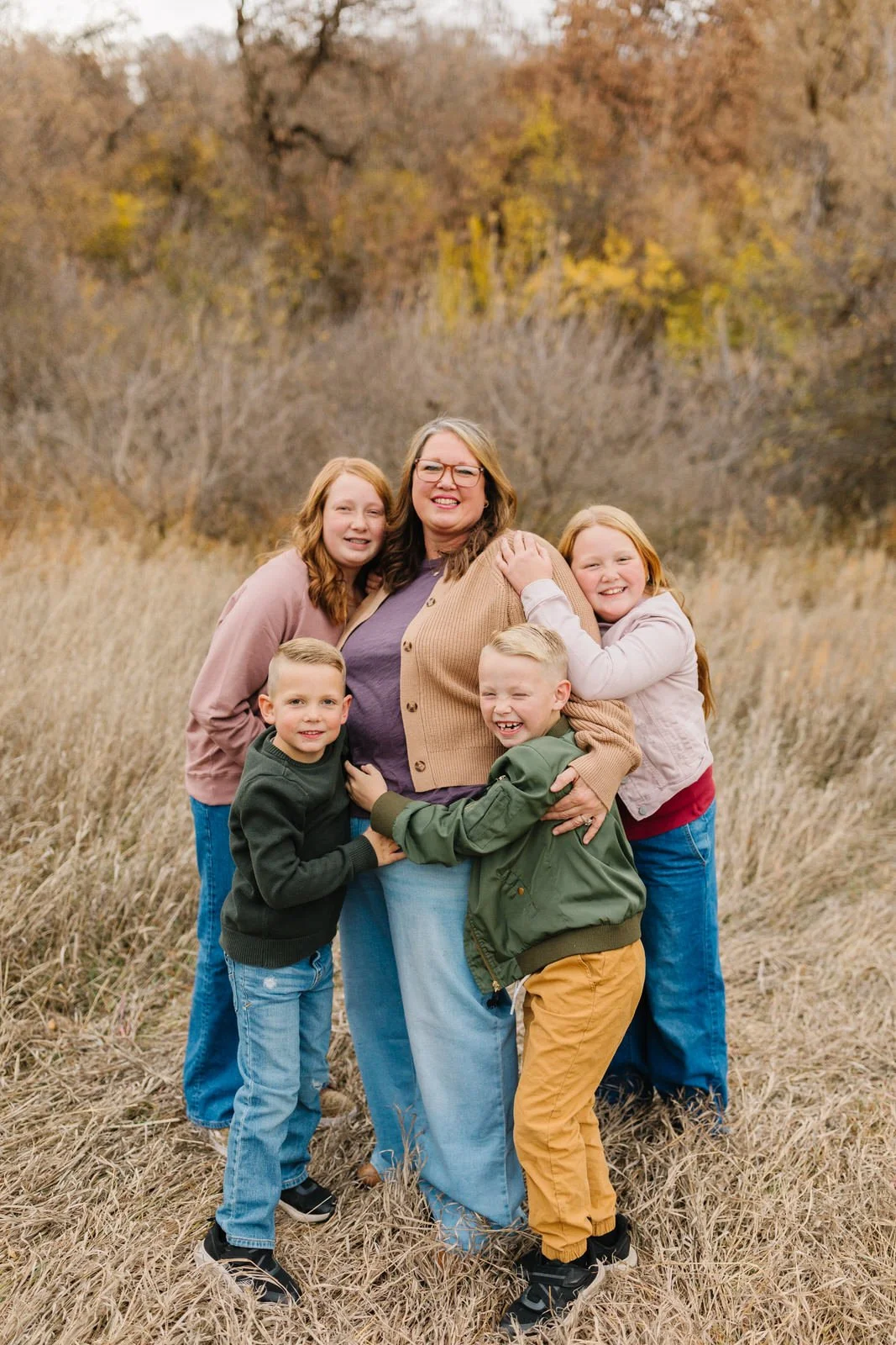 Layton Utah Family Photographer- Kays Creek in Layton, UT- Posing Ideas for a family of six