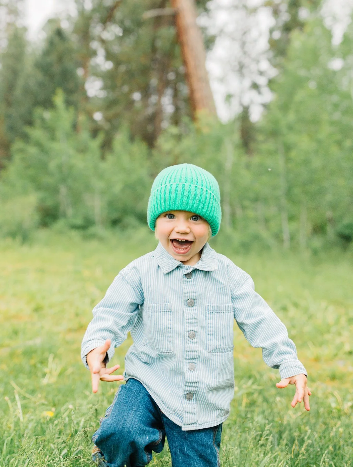 Salt Lake Family Photographer- Eclectic family pictures in Salt Lake City- Colorful Outfit ideas for photoshoots