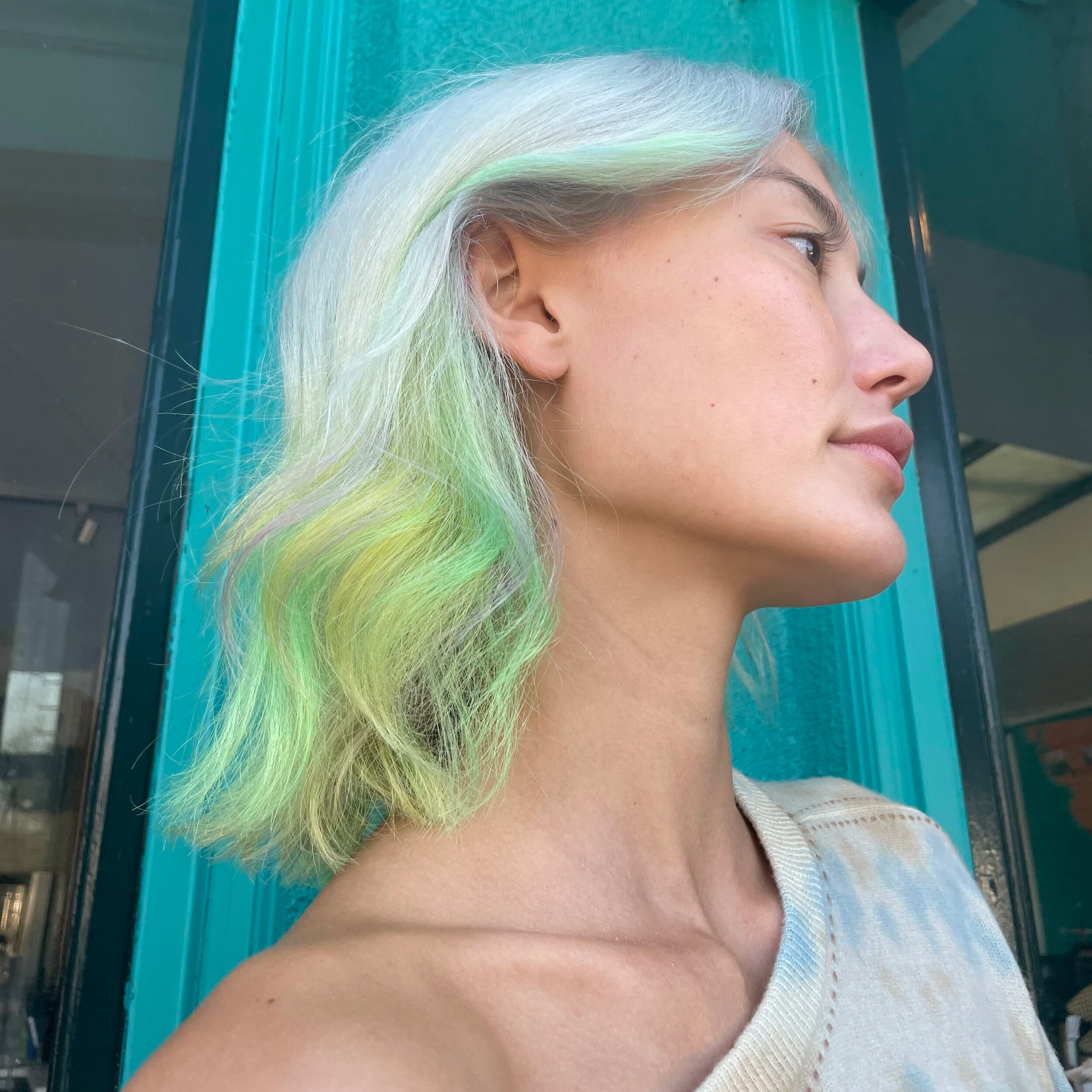 amalie_green_silver_hair.png
