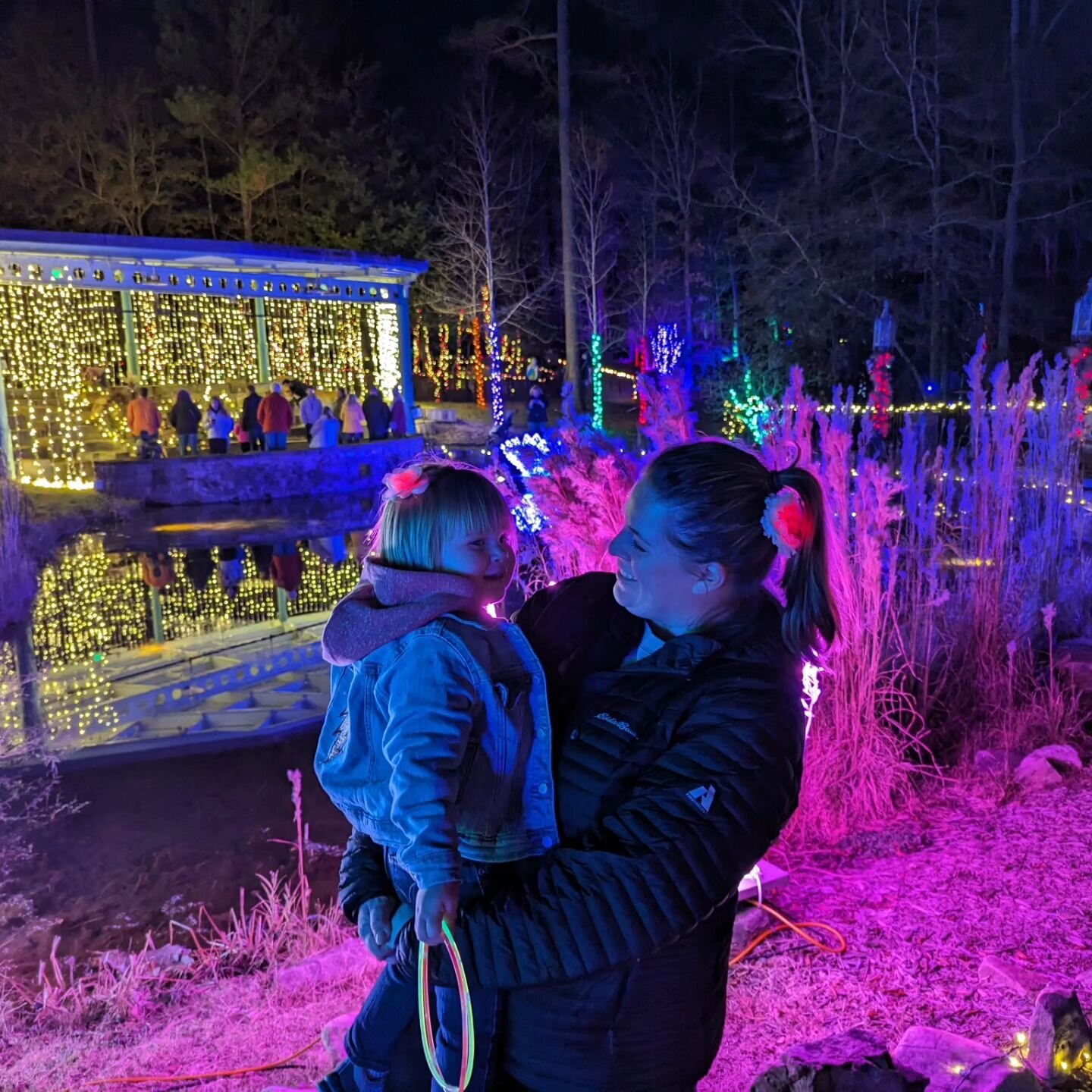 Going on a holiday lights walk?! Don't forget your ZuZu Flower to add some magic this season! On sale at zuzuflowers.com and available on Amazon prime

#amazonprimeholidaygift #amazonholidayparty #botanicalgardensnight #boernerbotanicalgarden #christ