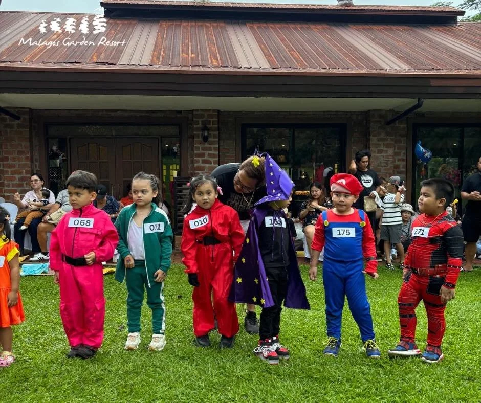 Red Light, Green Light… Trick or Treat!