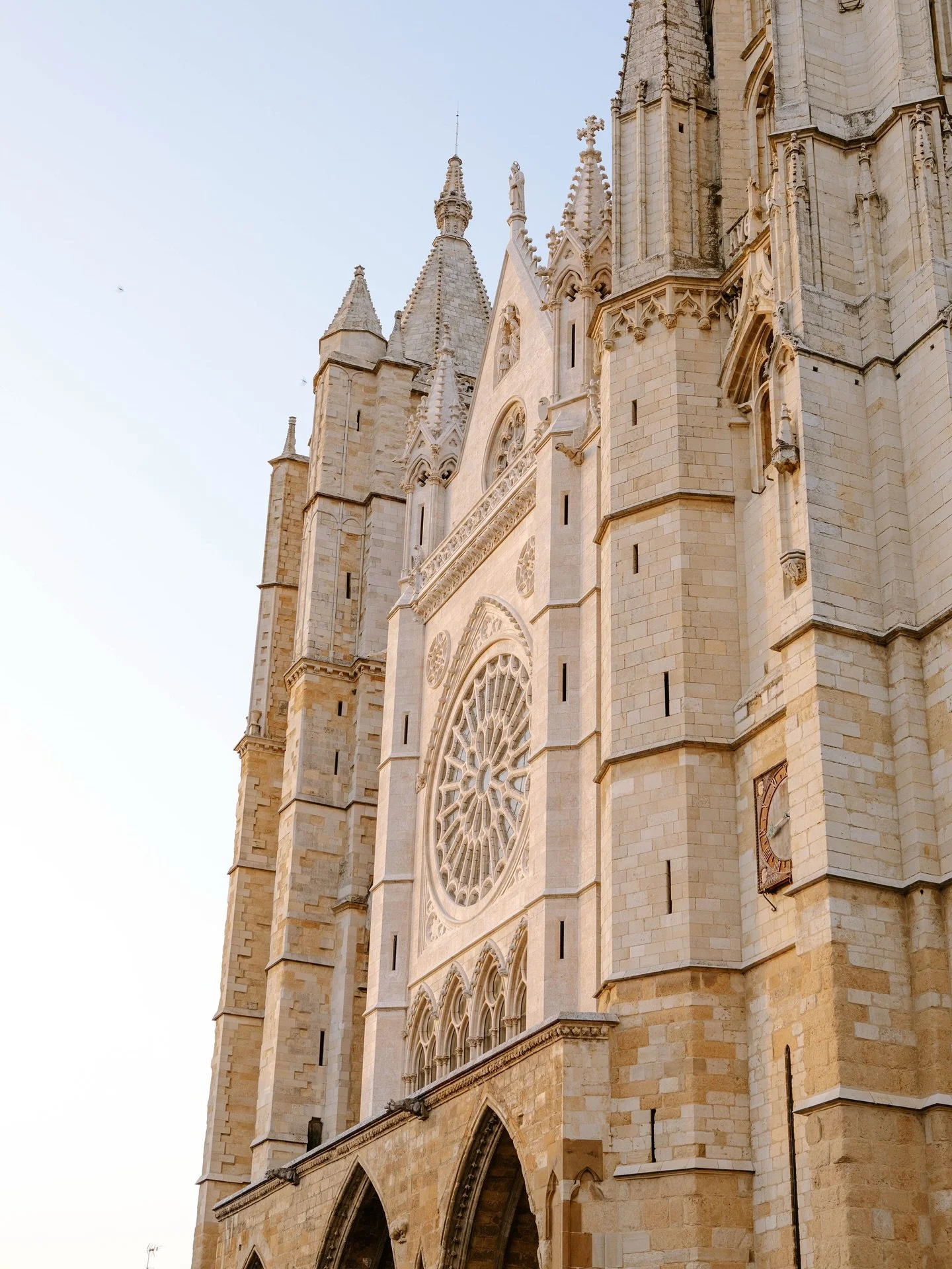 So you&rsquo;re telling me this was constructed using a hammer and chisel? And today we build bland boxes with &ldquo;the greatest technology in the world&rdquo;?! something&rsquo;s not adding up 🤔

The Cathedral of Santa Mar&iacute;a de Regla de Le