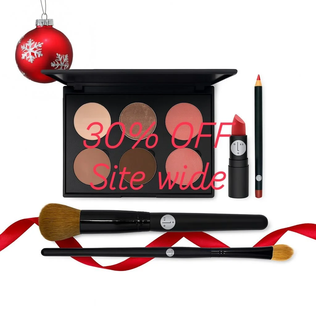 30% OFF  SITE WIDE Holiday Gifts-Stocking Stuffers
@lookscosmetics getthelooks.com 
#christmasgiftideas  #holidaygiftideas  #makeup #eyeshadowspalette #blush #creamblush
