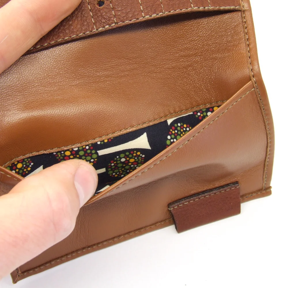 custom-remade-tan-leather-wallet-pocket-detail-2.jpg