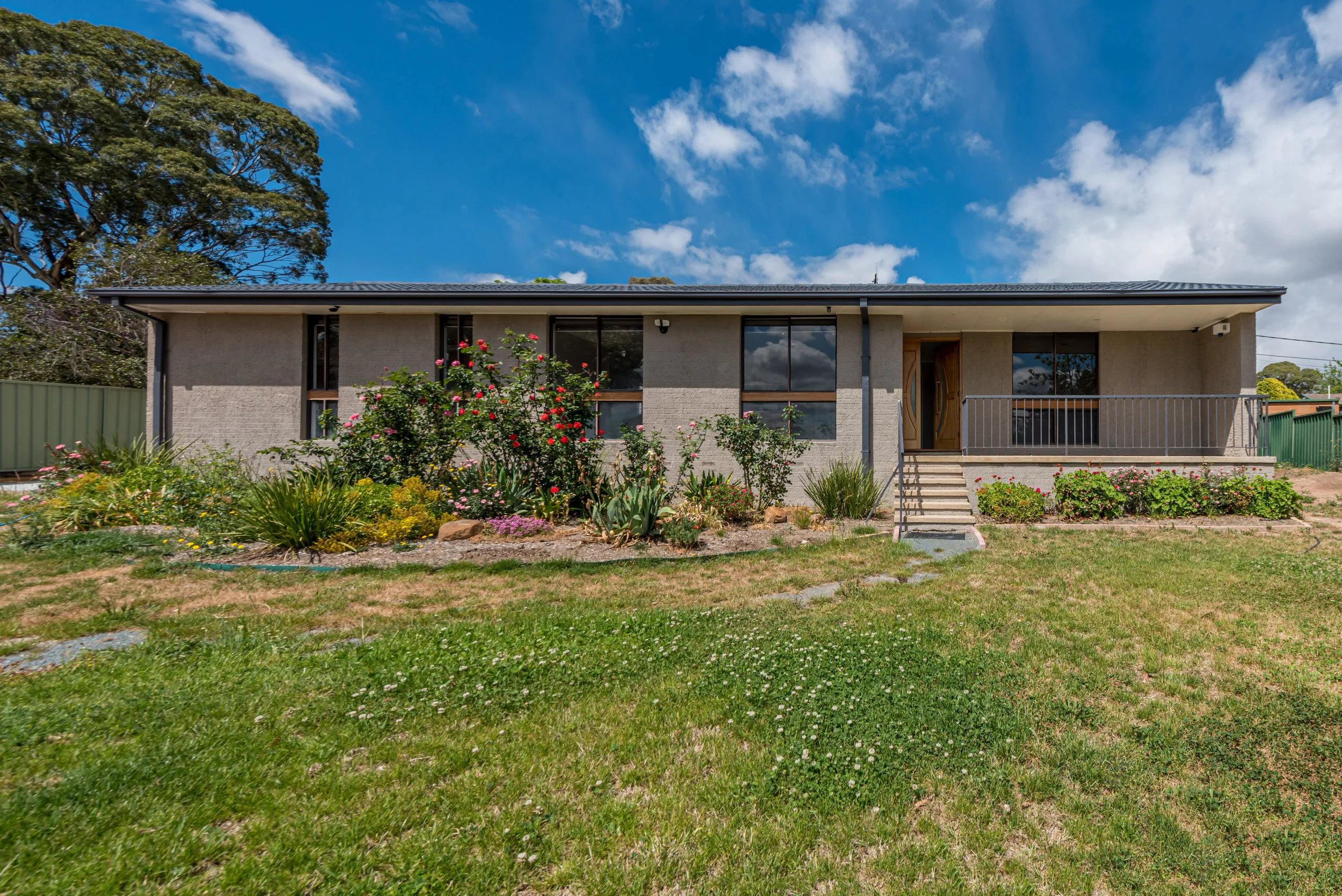 9 Braund Pl Kambah - 003.jpg