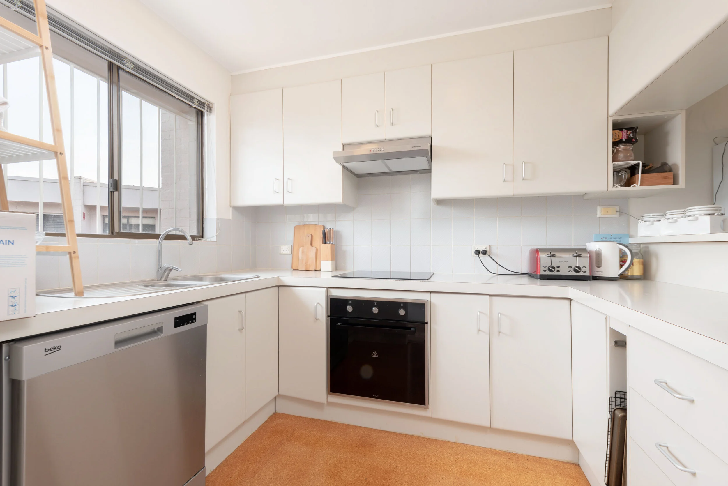 305-10 Currie Cres Griffith - 008.jpg