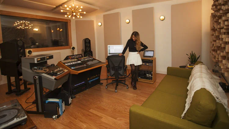 heba-kadry-in-her-studio.jpg