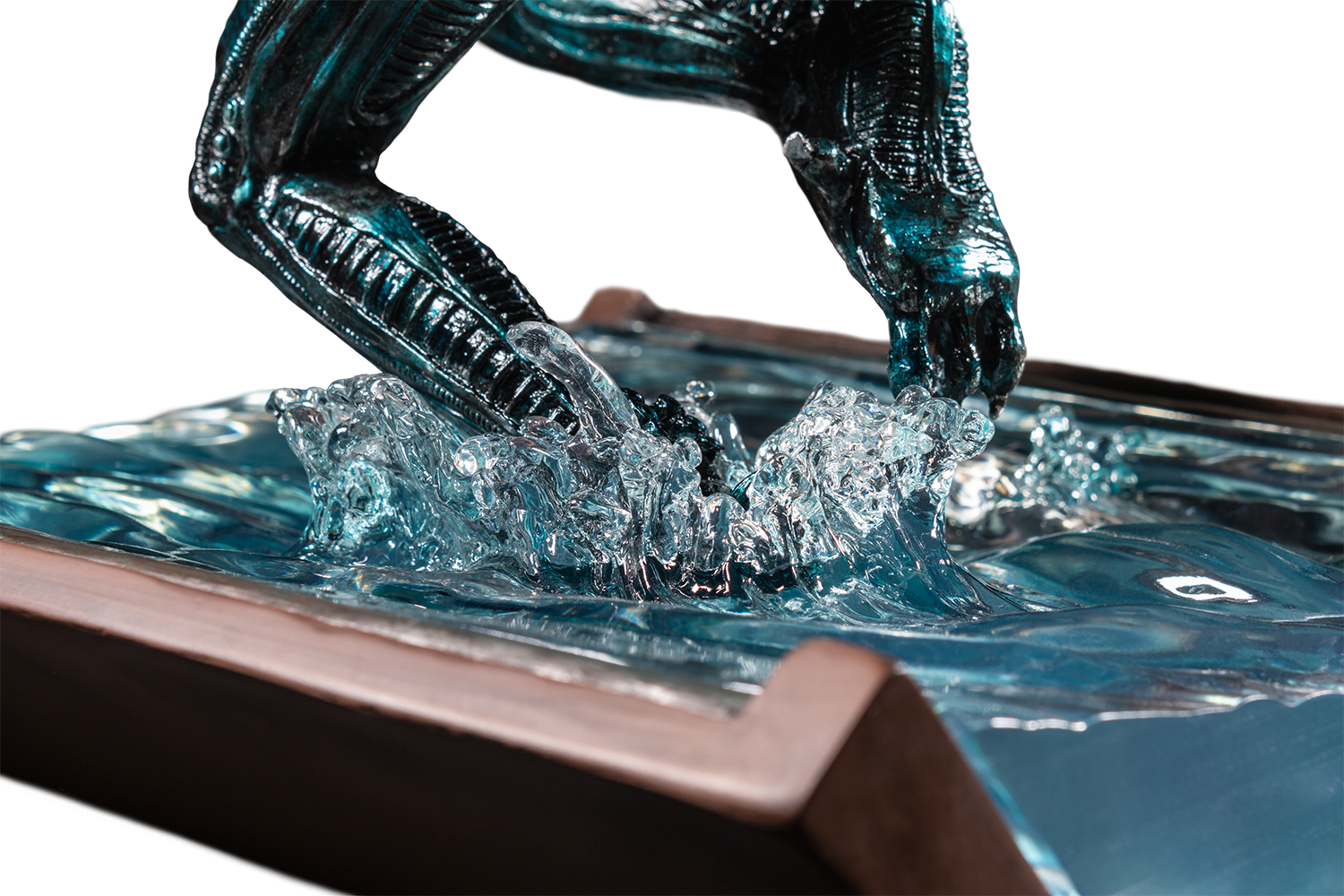 IKO1124-Alien-in-Water-Statue-New-Paint-16-217.png