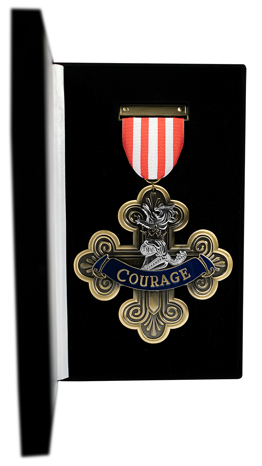 IKO1739-Wizard-of-Oz-Courage-Medal-Replica-005.png