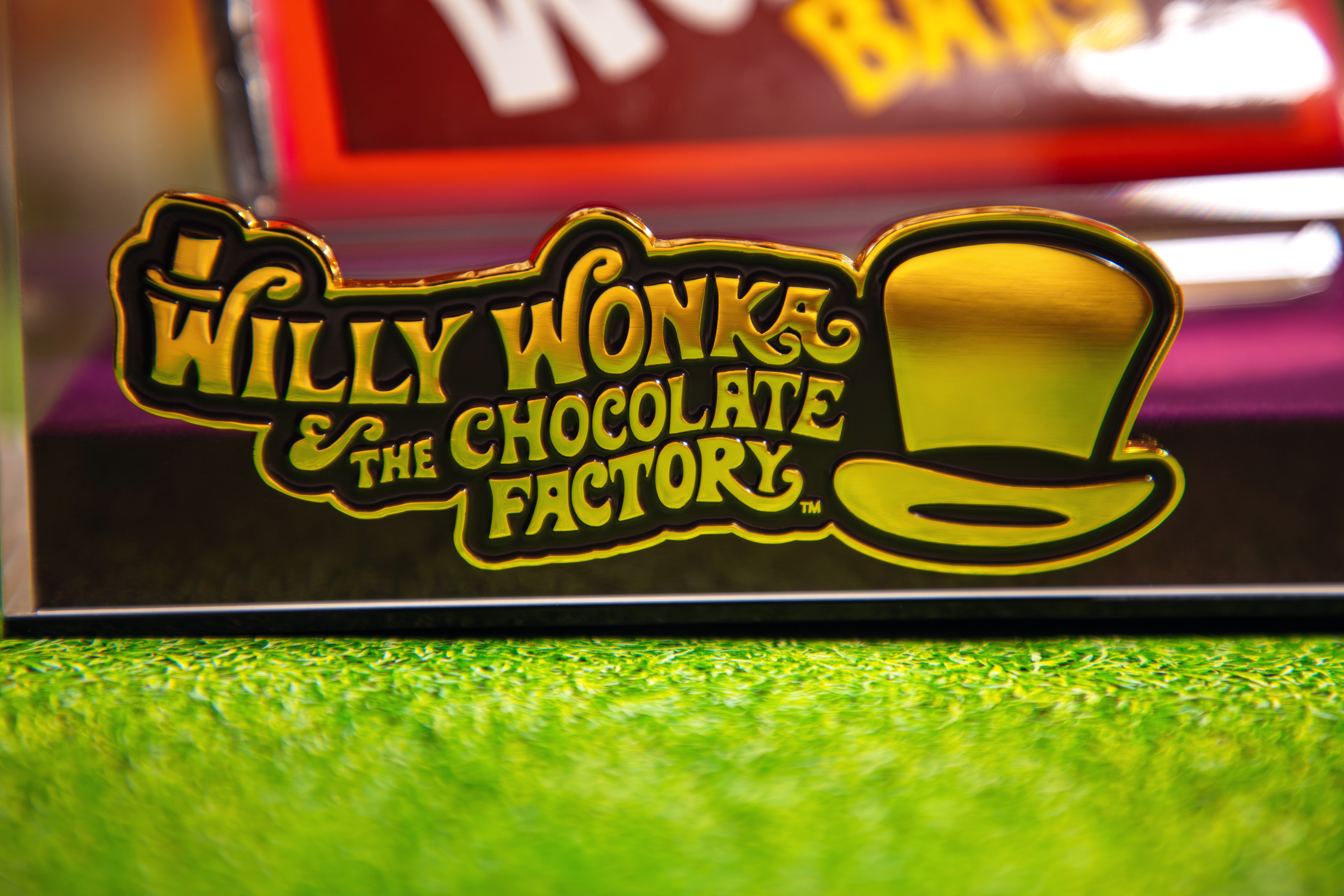 IKO1924-Willy-Wonka-Prop-Set-003.png