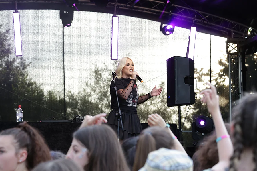 amelia lily 2.jpg