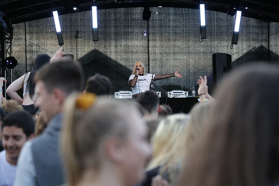 amelia lily 4.jpg