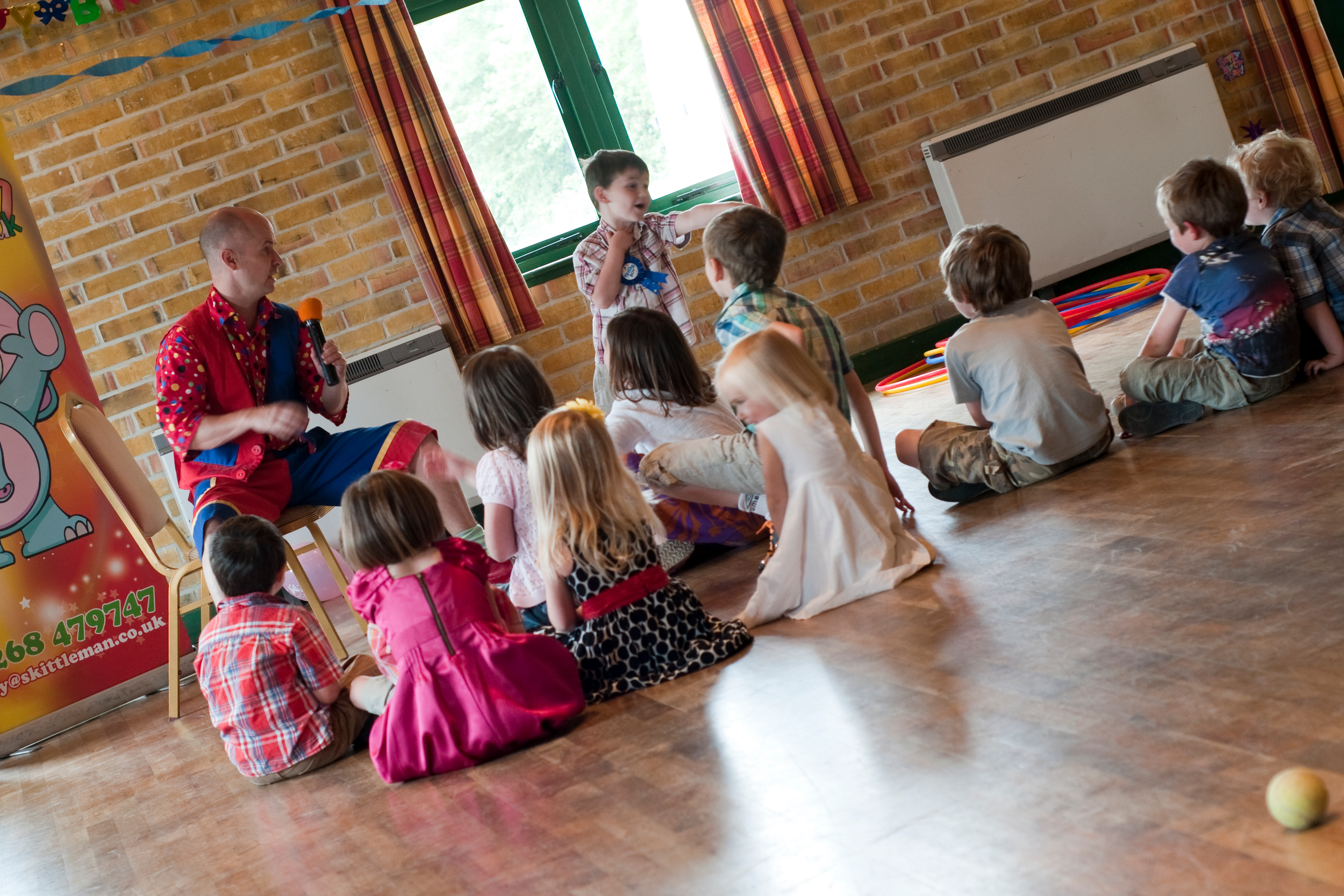 childrens-party-entertainer-essex-2.png