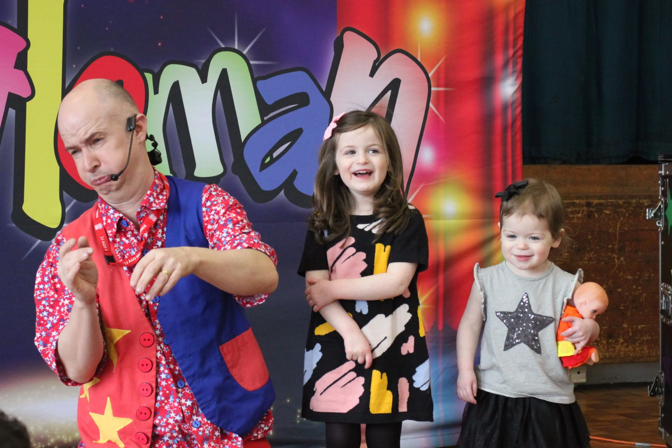 children-s-entertainer-skittleman-magician-dj-and-compere-family