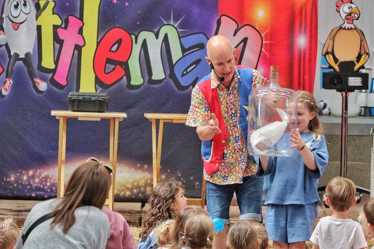 Kids magician in Basildon, Chelmsford and Southend Essex performing comedy magic show